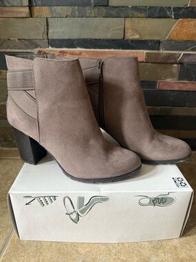Women’s Boots Candyce Heeled Fashion A New Day Bark Size 10 FAST SHIPPING